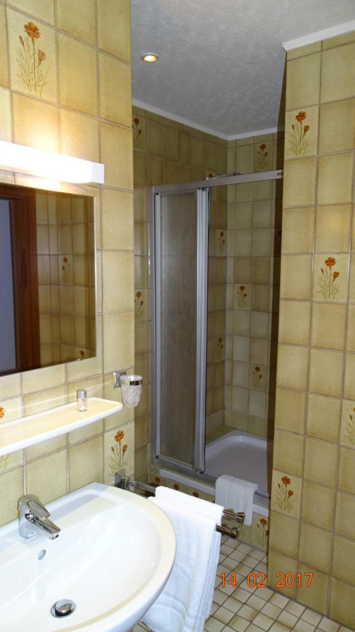 Bed & Breakfast Hotel Helga Hein Düsseldorf Eksteriør billede