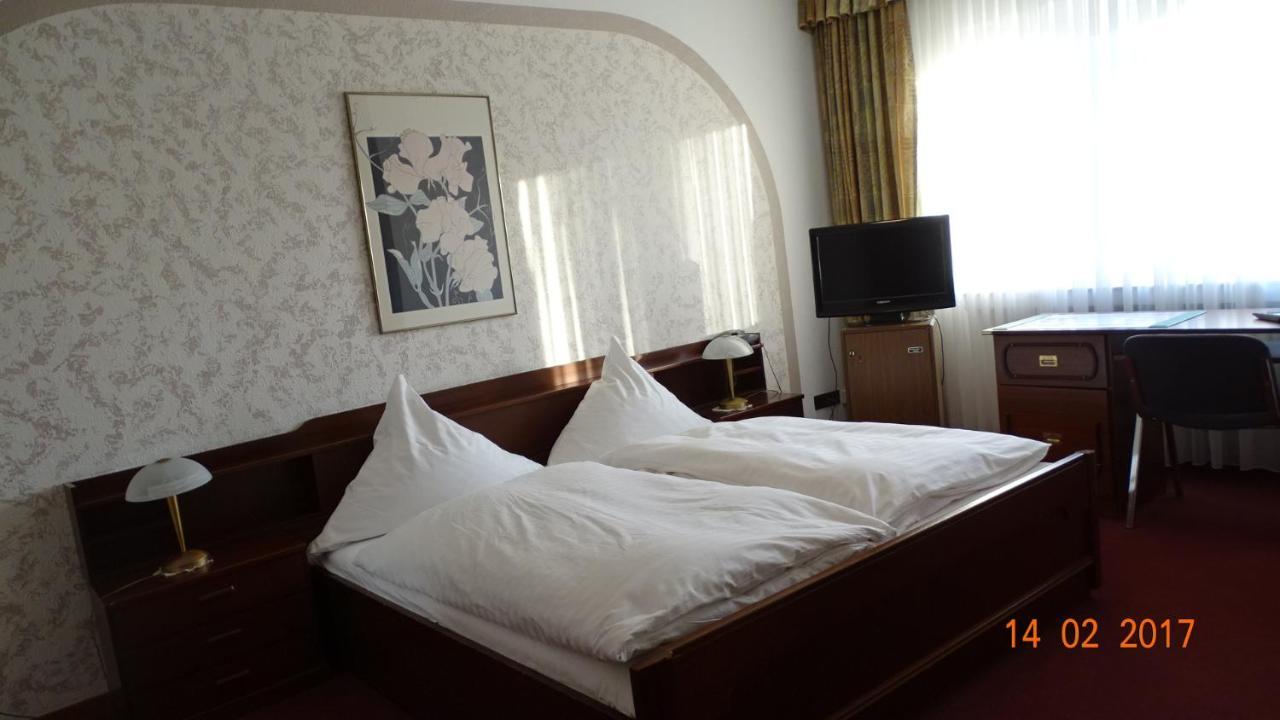 Bed & Breakfast Hotel Helga Hein Düsseldorf Eksteriør billede