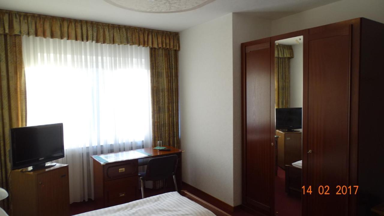 Bed & Breakfast Hotel Helga Hein Düsseldorf Eksteriør billede